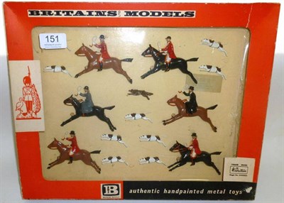 Lot 151 - A Boxed Britains Lead 'Full Cry' Fox Hunting Set No.9656, comprising six mounted figures, nine dogs