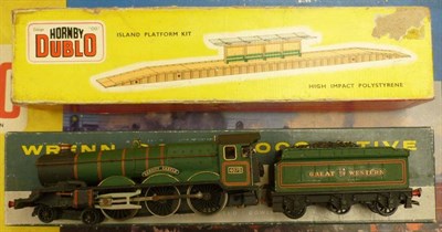 Lot 4 - A Boxed Hornby Dublo 2-Rail 'Torbay Express' Passenger Train Set No.2020, containing 'Denbigh...