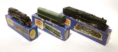 Lot 30 - Three Boxed Hornby Dublo 3-Rail Locomotives - LT25 Class 8F locomotive and tender No.48158,...