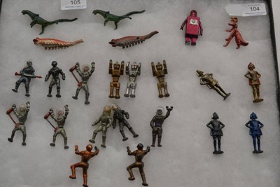 Lot 105 - Twenty One Lead Space Figures by John Hill and Cherilea, including Hills Box Robot