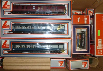 Lot 1050 - A Collection of Boxed 'OO' Gauge Trains, including Hornby 'Evening Star' locomotive No.92220 &...