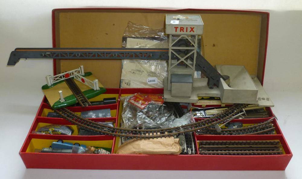Lot 39 A Boxed Trix Twin Railways 'O' Gauge Electric