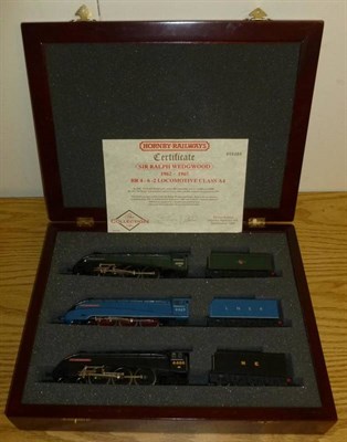 Lot 40 - A Hornby 'OO' Gauge 'Sir Ralph Wedgwood' 1962-1965 Presentation Set, containing three...