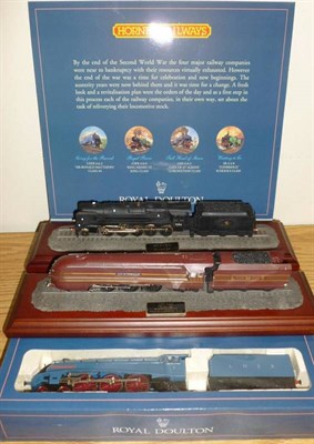 Lot 42 - A Boxed Hornby / Royal Doulton 'OO' Gauge 50th Anniversary Set, containing 'Sir Ronald...