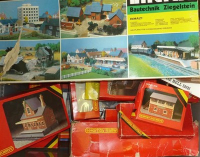 Lot 50 - A Collection of 'OO' Gauge Trains and Accessories, boxed and unboxed, including a boxed Hornby...