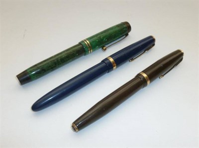 Lot 289 - A Parker Duofold Fountain Pen, green marbled effect, marked 'Pat Sep 5-16' to clip; Two Parker...