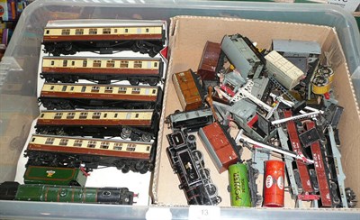 Lot 13 - A Hornby Dublo 3-Rail 'Duchess of Montrose' Locomotive & Tender No.46232, together with five...