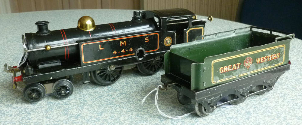 Lot 27 - A Hornby 'O' Gauge Clockwork 4-4-4 No.2 Tank Engine, in gilt lined black LMS livery, numbered...