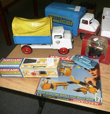 Lot 60 - Mixed Toys, comprising Tri-ang tinplate 'Express Delivery' van and covered wagon, boxed Mamod...