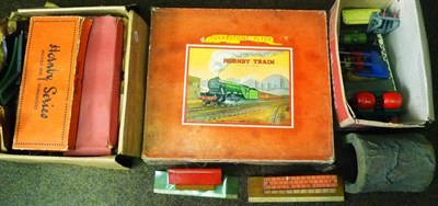 Lot 38 - A Boxed Pre-War Hornby 'O' Gauge Clockwork 'Folkestone Flyer' Passenger Set, in Southern...