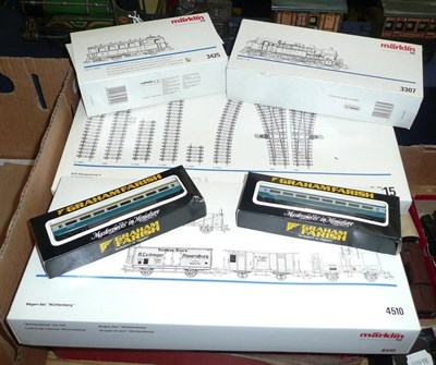 Lot 2 - Boxed Marklin 'HO' Gauge Trains, comprising DW 8 'Kittel' locomotive no.3425, T 18 Wurtt locomotive