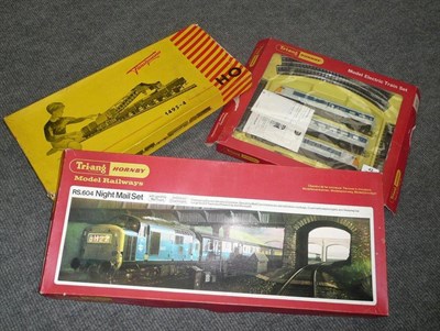 Lot 42 - Three Boxed 'OO/HO' Gauge Train Sets - Tri-ang/Hornby Night Mail Set RS.604 and Electric Train...
