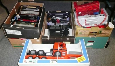 Lot 159 - Eighteen Boxed Large Scale Diecast Models of Cars, makers include Maisto, Mira, Sun Star, Road...