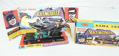 Lot 190 - A Boxed Corgi Rocket Firing Batmobile No.267, in gloss black, with red bat wheels, Batman &...