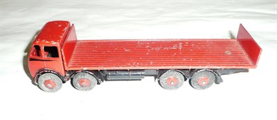 Lot 212 - A Dinky Foden Flat Truck with Tailboard, 1st cab type, circa 1947-48, with red cab and flatbed,...