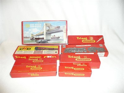 Lot 21 - Boxed Tri-ang 'OO' Gauge Trains and Accessories, including Grand Victorian Suspension Bridge R.264