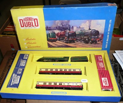Lot 31 - A Boxed Hornby Dublo Passenger Train Set 'The Talisman' No.2015, the 2-rail set containing a...