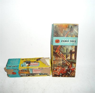 Lot 245 - A Boxed Corgi Major Ford Tilt Cab with Detachable Trailer No.1137, with inner card display stand; A