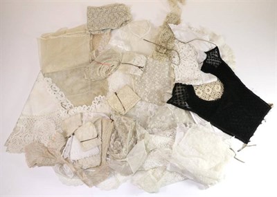 Lot 2054 - Assorted Late 19th and Early 20th Century Hand and Machine Woven Lace and Costume Accessories,...