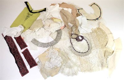 Lot 2055 - Assorted Late 19th and Early 20th Century Hand and Machine Woven Lace and Costume Accessories,...