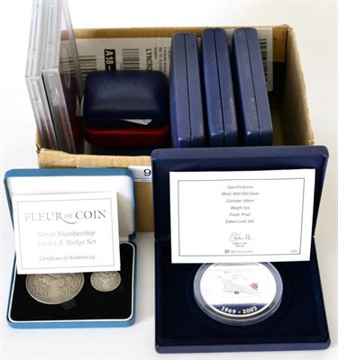 Lot 91 - Proof Silver Medals (4), each 5oz, 2001 Bicentenary of the United Kingdom, 2002 Golden Jubilee...