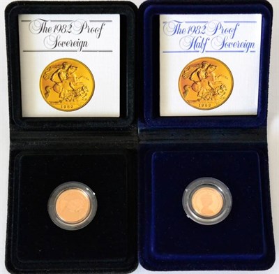 Lot 118 - Elizabeth II (1952-), Proof sovereign and half sovereign, 1982, both in leatherette cases. Mint...