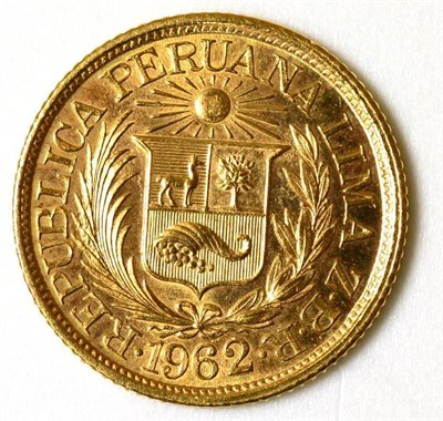 Lot 152 - Peru, Gold Half Libra 1962, 3.99g .917 gold, EF