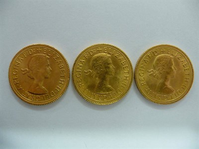 Lot 19 - 3 x Sovereigns, all 1966, contact marks, VF to EF