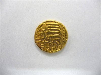 Lot 170 - Moghul Empire, gold mohur of Akbar (1556-1605AD), wt 10.38g, VF