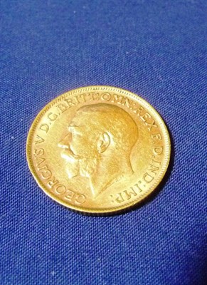 Lot 246 - Sovereign 1911, AVF to VF