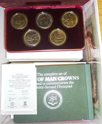 Lot 65 - Six Royal Mint Proof Sets, 1984 to 1989 inclusive, Isle of Man set of five crowns 1979 ("Millennium