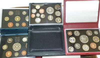 Lot 68 - 22 x UK Proof Sets 1989-2009 inclusive (except 2000) and 2 x 2008 Royal Shield of Arms, all in CofI