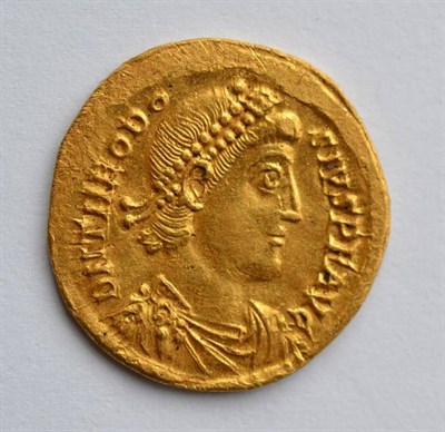 Lot 31 - Byzantine Gold Solidus of Theodosius I,  Thessalonika Mint, AD 379, obv.pearl-diademed, draped...