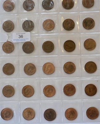 Lot 36 - 30 x Halfpennies:  Victoria: 1861/62/80/83/86/91/96/1900/01, Edward VII: 1902/03/04/05/09,...