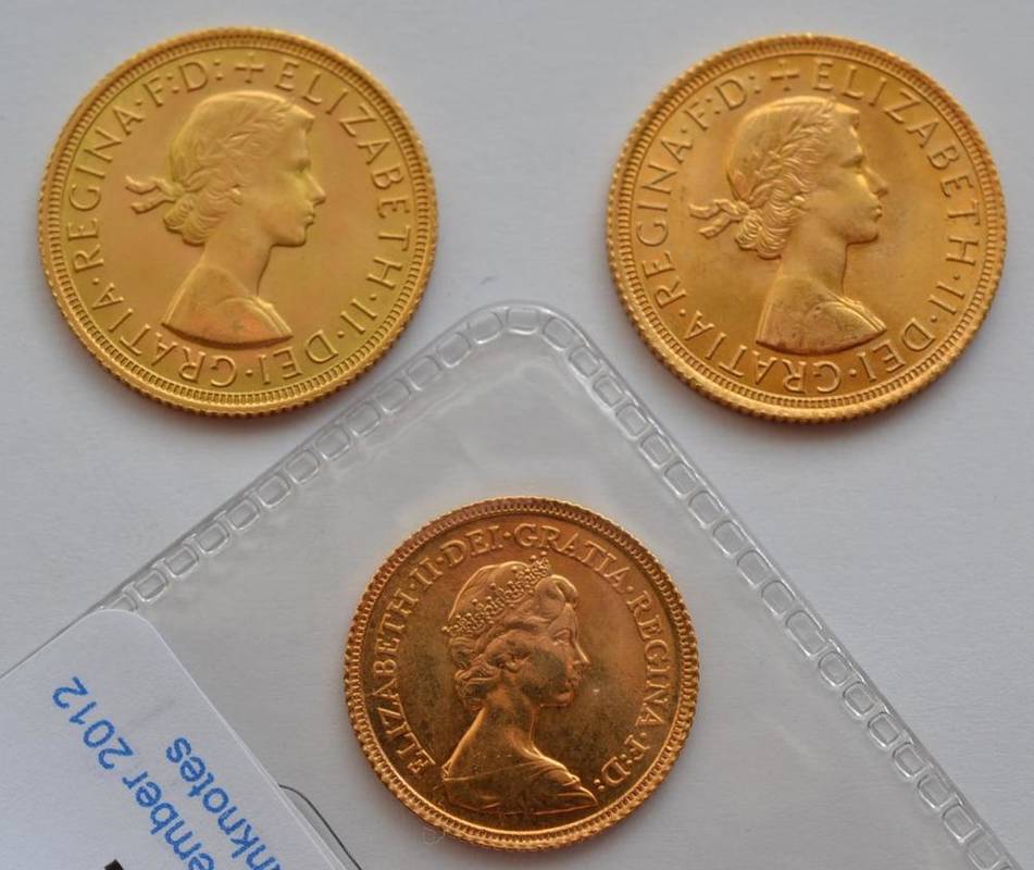 Lot 152 - 2 x Sovereigns: 1966 & 1968 & Half Sovereign 1982, VF or+