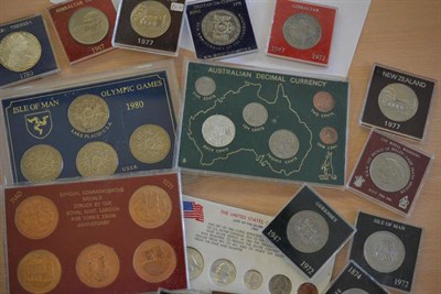 Lot 168 - Miscellaneous Lot including: 11 x UK proof sets: 1970/71/72/73/76/80/81/82/83/86/89 in CofI, 4...