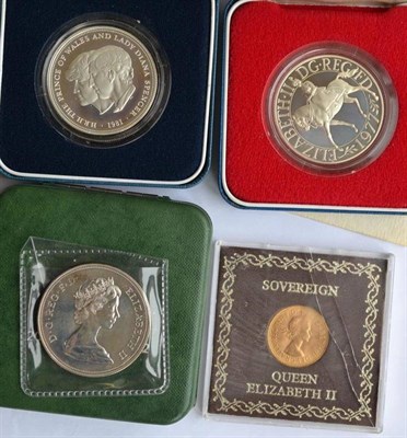 Lot 71 - Sovereign 1957, in plastic case EF & 3 x Silver Proof Crowns: 1972 toning spots & handling...