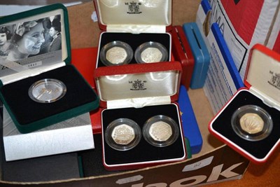 Lot 82 - A Collection of Silver Proof Piedforts comprising: 2 x £5 2006, 2008; 10 x £2 1989(2-coin...