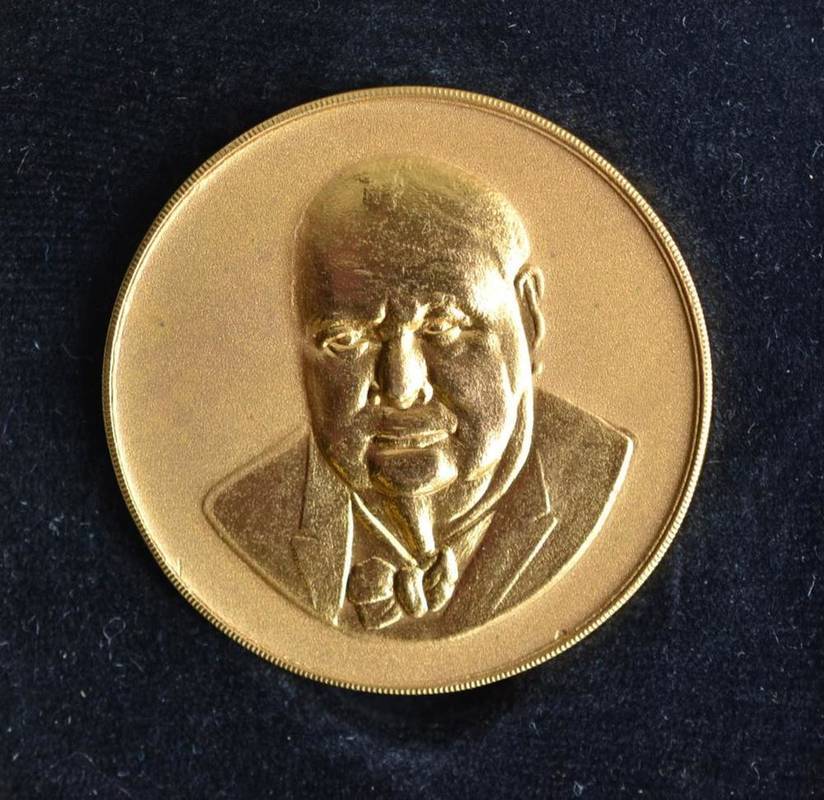 Lot 246 - Churchill, 22ct Gold Commemorative Medal, hallmarked Birmingham 1965, obv. facing bust of...