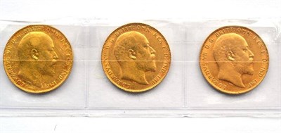 Lot 53 - Edward VII, 3 x Sovereigns: 1908 minor rev. edge knocks, 1909 digs/scratches & 1910, generally Fine