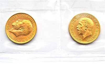 Lot 55 - George V, 2 x Sovereigns: 1928P AEF & 1930M EF