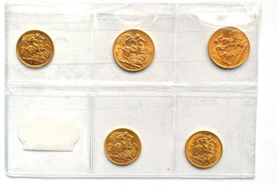 Lot 58 - George V, 2 x Sovereigns 1912 & 1913 & 3 x Half Sovereigns: 1914s, 1915s & 1926A, VF or+