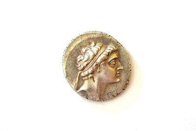 Lot 22 - Seleucid Kingdom, Antiochos V Eupator (164-162BC) Silver Tetradrachm, obv. young diademed head...