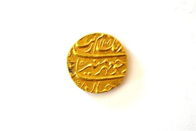 Lot 33 - Mughal Empire, Aurangzeb AH1068-1118 (1658-1707AD) Gold Mohur AH1108 yr 41, 10.96g, EF