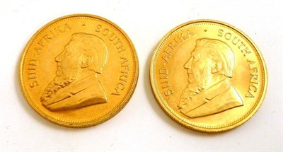 Lot 54 - South Africa, 2 x Krugerrands 1974, each 1oz fine gold, BU