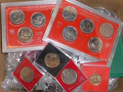 Lot 139 - Isle of Man, A Large Collection of 400+ CuNi Crowns, mainly 1980's, majority in thematic sets of 2