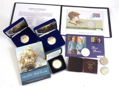 Lot 267 - Miscellaneous Lot comprising: silver proof crown 1981 & 2 x silver proof £5 2005 'Nelson' &...