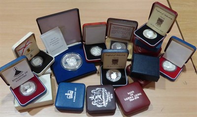 Lot 102 - 18 x Foreign Silver Proof Coins comprising: Jamaica 25 dollars 1979 & 10 dollars 1978, Tuvalu 2...