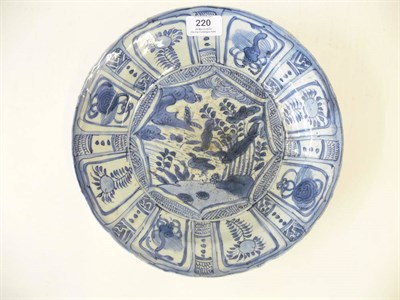 Lot 220 - A Chinese Blue and White Kraak Porcelain Small Circular Dish, Wanli, circa 1570, of bracketed...