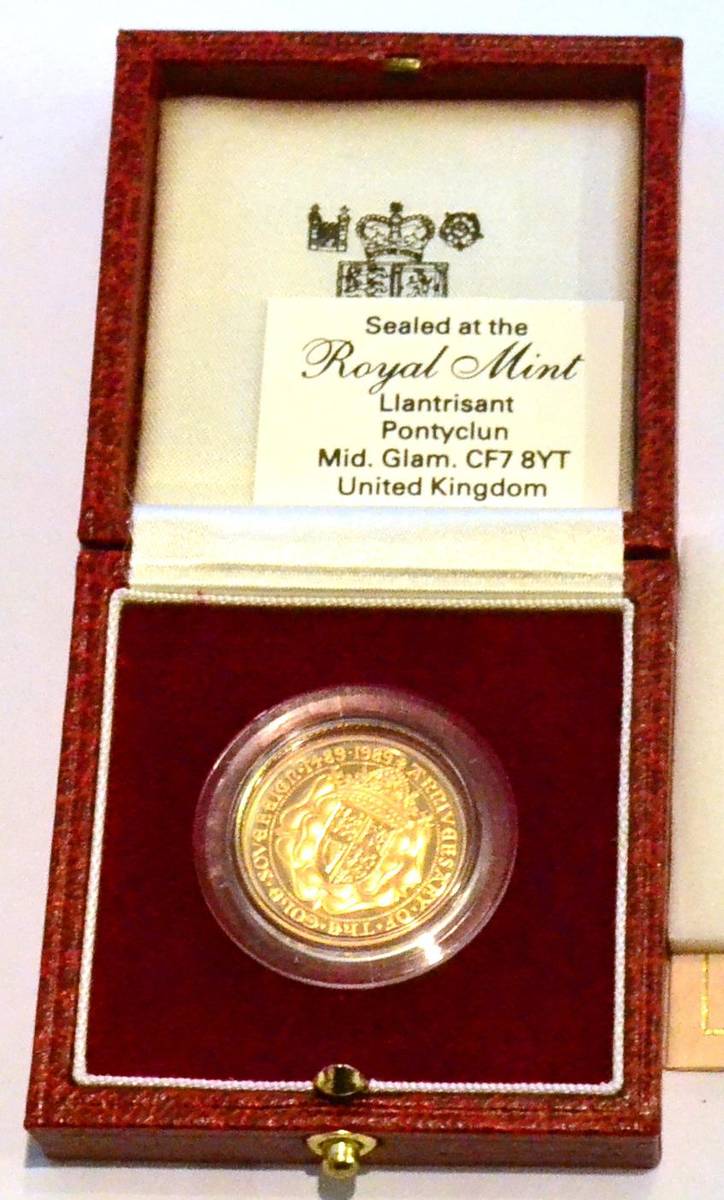 Lot 159 - Proof Sovereign 1989 '500th Anniversary of the First Gold Sovereign' rev. crowned shield within...